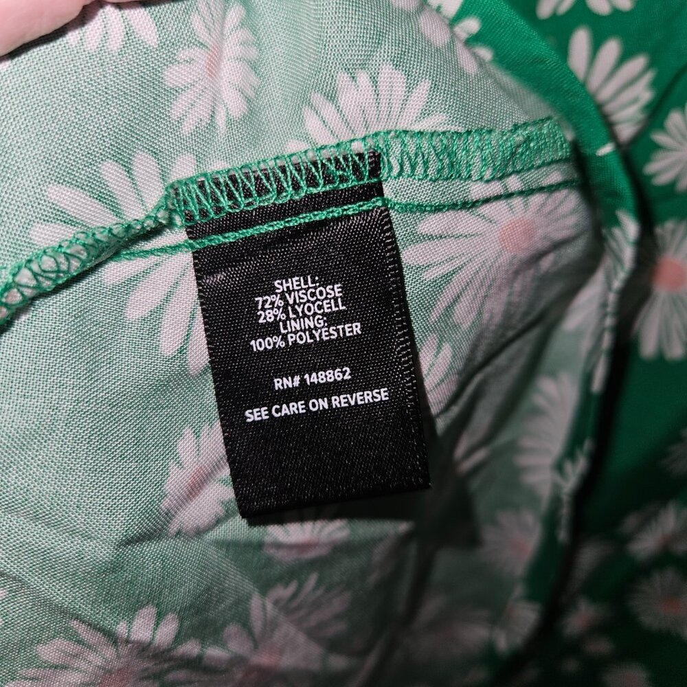 NWOT Torrid Mini Challis Skater Dress - Green w/ White Daisies (2X) - Picture 7 of 8